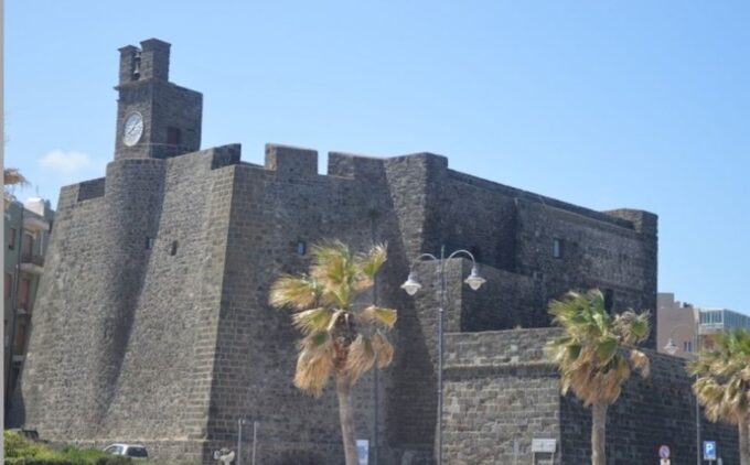Pantelleria: Archaeological Tour - Touring the Castle