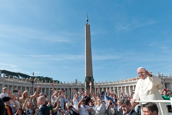 Papal Audience Tickets and Presentation With an Expert Guide - Guided Presentation and Audio Headsets