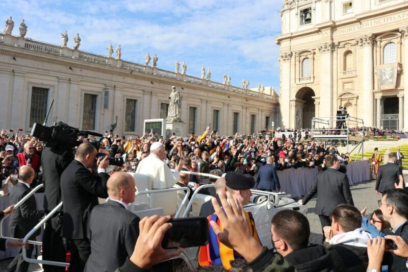 Papal Audience With Escort and Entry Ticket Experience - Key Points
