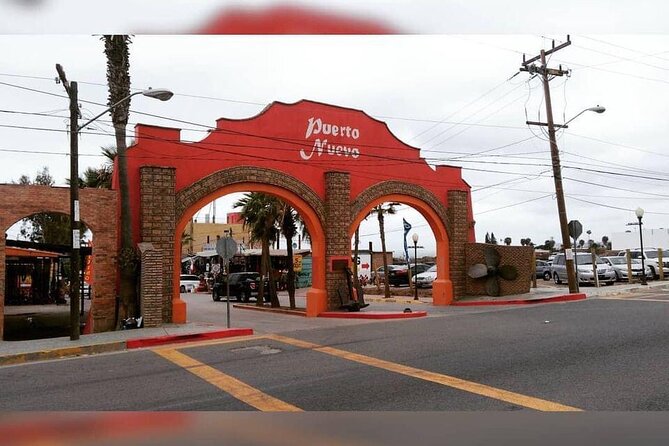 Papas and Beer & Puerto Nuevo Lobster/Los Portales De Garcia - Nightlife at Papas & Beer Beach Club
