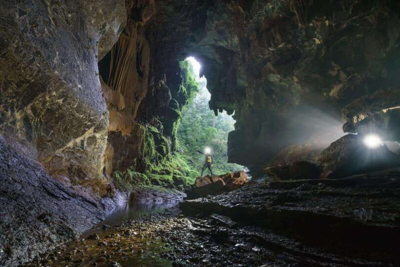 Paradise Cave and Phong Nha Cave Day Trip - Transportation and Group Size