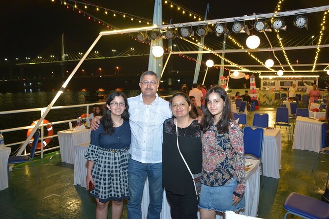 Paradise Dinner Cruise - Cruise Duration and Capacity