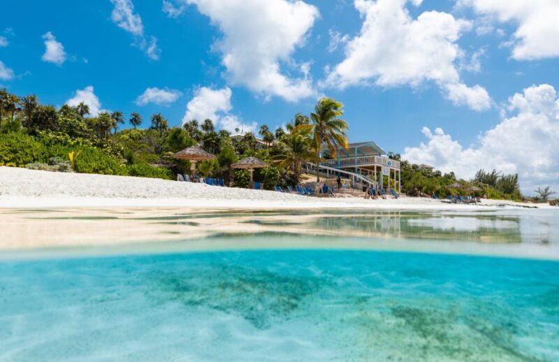 Paradise Island: Rose Island Tour With Swimming Pigs & Lunch - Amenities and Facilities