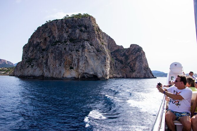 Paradise Tour 4h in Catamaran Through Mallorca and Puerto Andratx With Lunch - Meeting Point and Pickup Details
