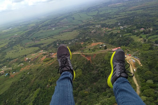 Paragliding + Bello Horizonte Swing + Hacienda El Paraíso + Santa Helena - Breathtaking Natural Landscapes
