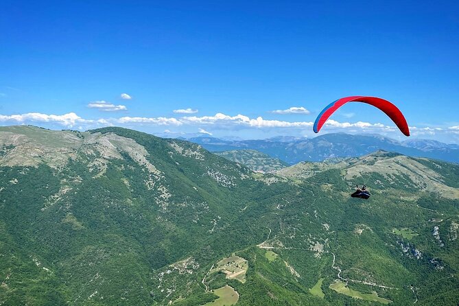 Paragliding Flight Over the Gardens of Ninfa - Thrill-Seeking Adventure