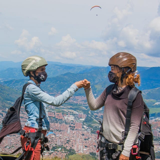 Paragliding in Medellin With Breakfast - Safety and Equipment