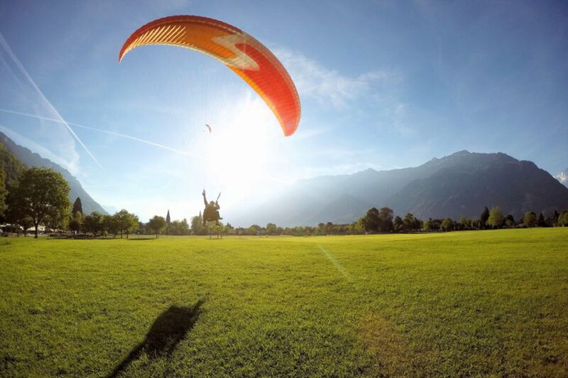 Paragliding Tandem Flight in Interlaken - Experiencing the Paragliding Flight