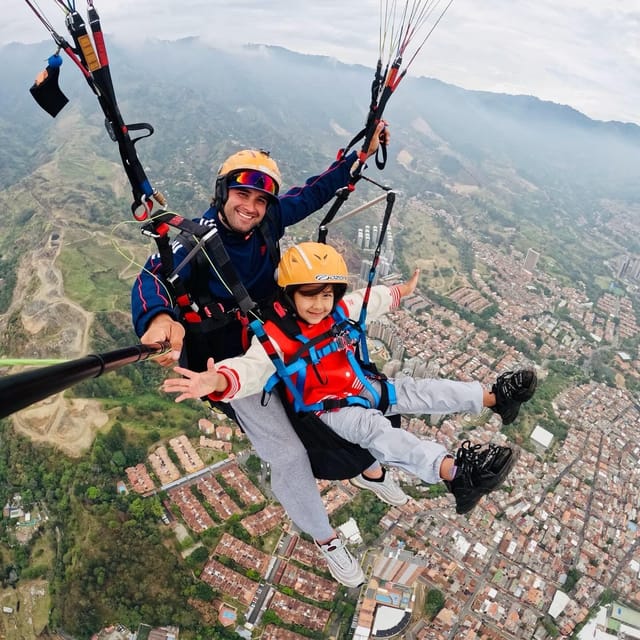Paragliding Through the Mountain of Medellin - Itinerary