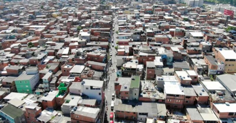 Paraisópolis: São Paulo's Vibrant Favela & Its Hidden Artists - Community Association and History