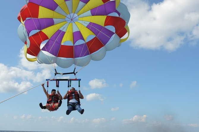 Parasailing in Paradise at Tortugas Beach Club - Customer Reviews and Ratings