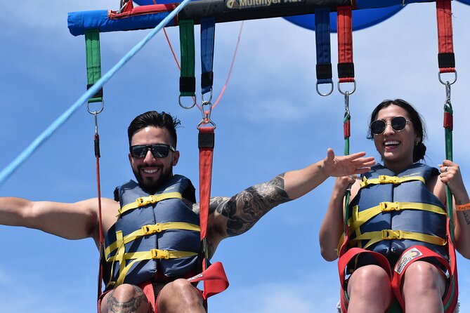 Parasailing in Waikiki Hawaii - Professional and Friendly Crew