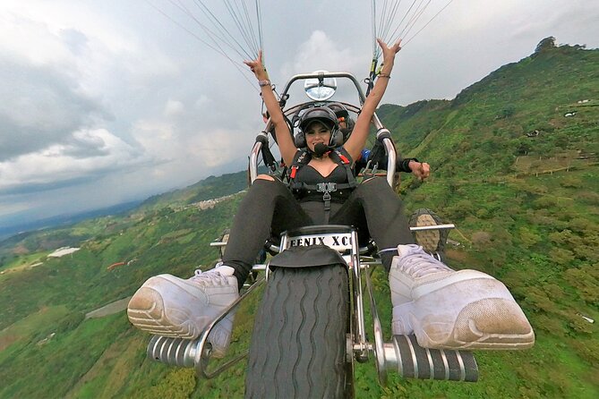 Paratrike Experience Over the Sky of Colombia - Key Points