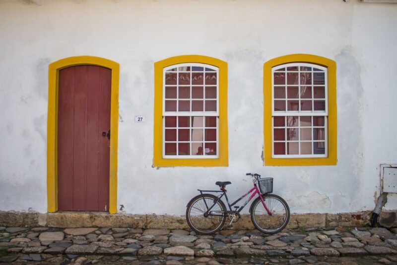 Paraty: Guided Old Town Walking Tour With Pickup - Portuguese Discovery and City Evolution