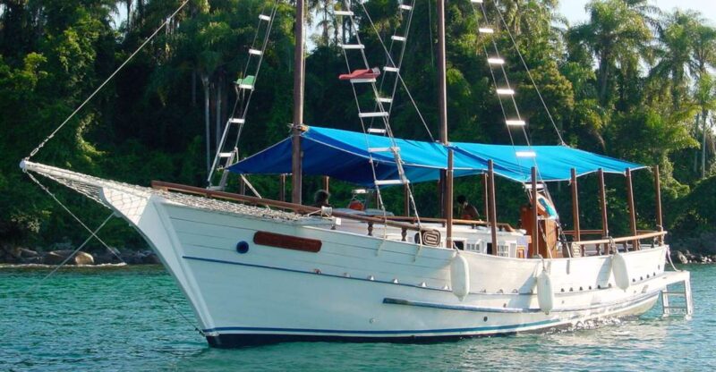 Paraty: Schooner Boat Tour With Beaches and Snorkeling - Inclusions and Activities
