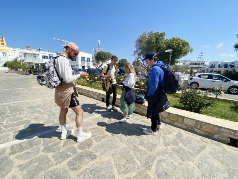 Parikia: App-Based Old Town Guide - Key Points