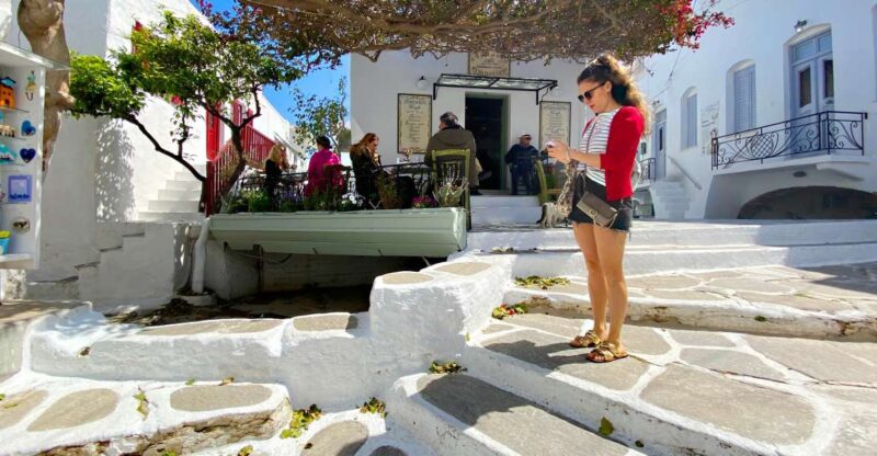 Parikia: App-Based Old Town Guide - Activity Description