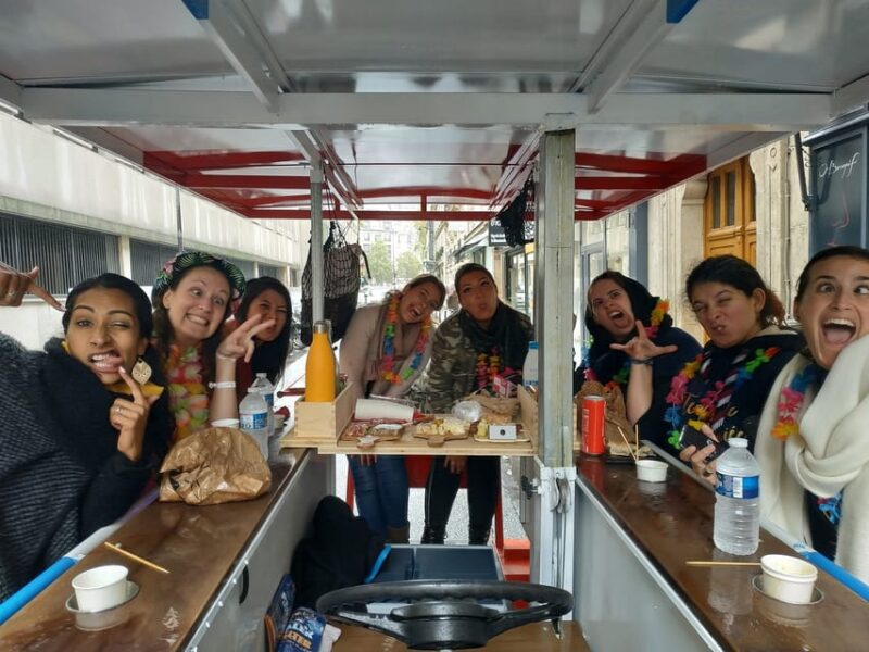 Paris: 1.5-Hour Eiffel Tower Beer Bike Tour - Meeting Point and Group Size
