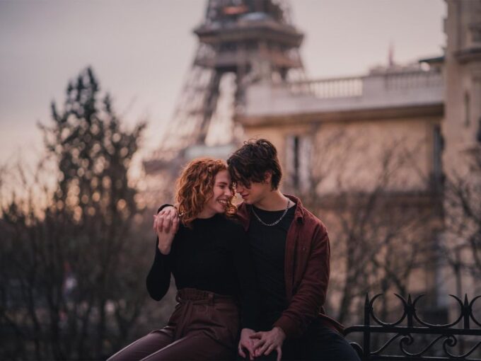 Paris: 1-Hour Parisian Photography Session With a Pro - Timing and Weather Considerations