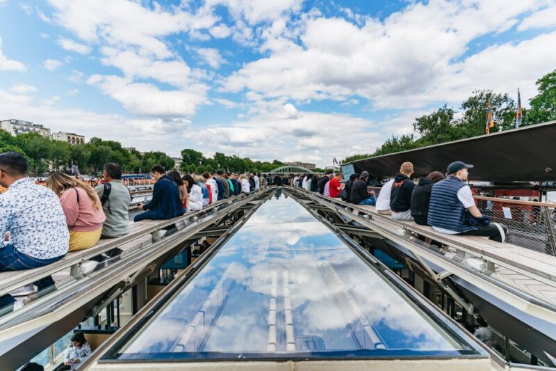 Paris: 1-Hour River Seine Cruise With Audio Commentary - Price and Discounts