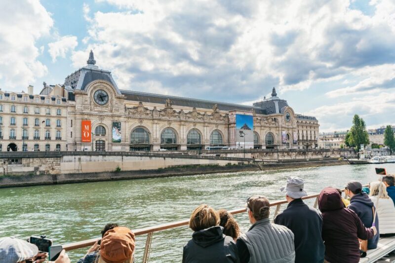 Paris: 1-Hour River Seine Cruise With Audio Commentary - Audio Guide and Starting Location