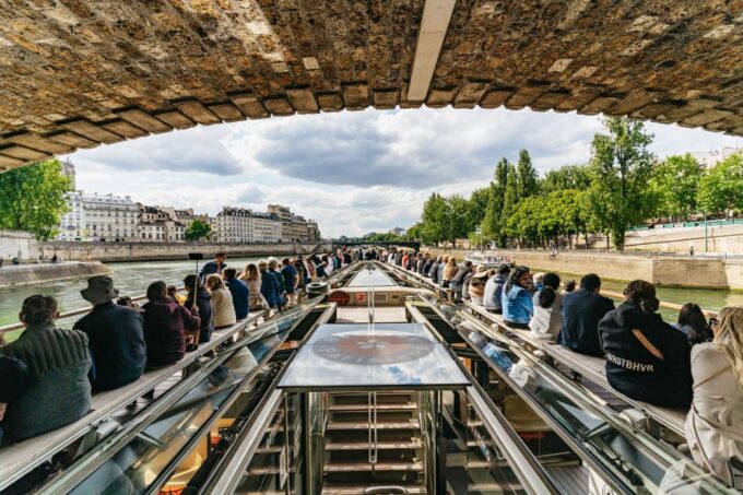 Paris: 1-Hour River Seine Cruise With Audio Commentary - Reservation Information