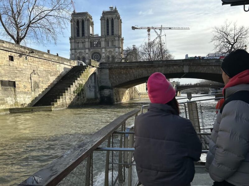Paris: 1-Hour Seine Cruise Departing From the Eiffel Tower - Audio Guides and Languages