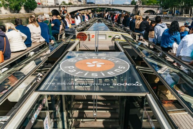 Paris: 1-Hour Seine Cruise Departing From the Eiffel Tower - Frequently Asked Questions