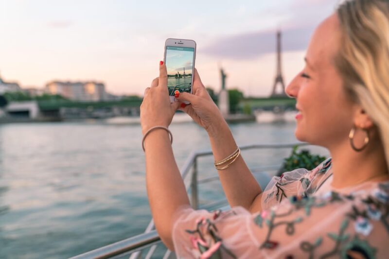 Paris: 1-Hour Seine River Cruise With Optional Champagne - Pricing and Booking Options