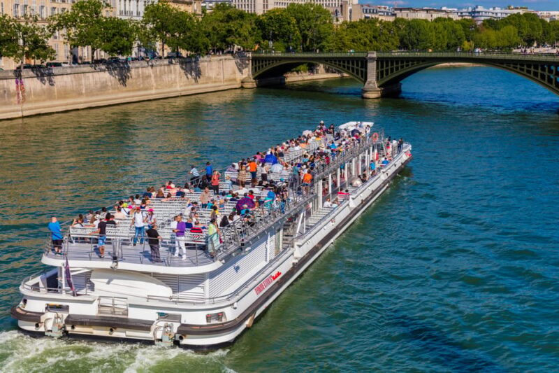 Paris: 1-Hour Seine River Cruise With Optional Champagne - Highlights and Onboard Experience