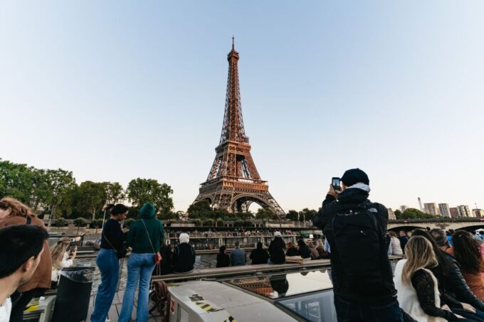 Paris: 1-Hour Sightseeing Cruise and 3-Course Bistro Dinner - Frequently Asked Questions