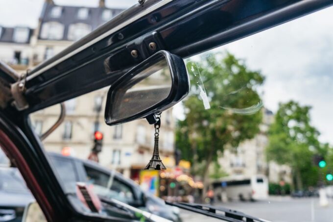 Paris: 1-Hour Vintage Citroen 2CV Tour - Tour Highlights