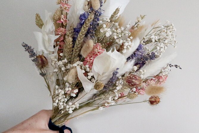 Paris 1e: 3 Hour Wedding Bouquet Private Workshop - Creating Your Bouquet
