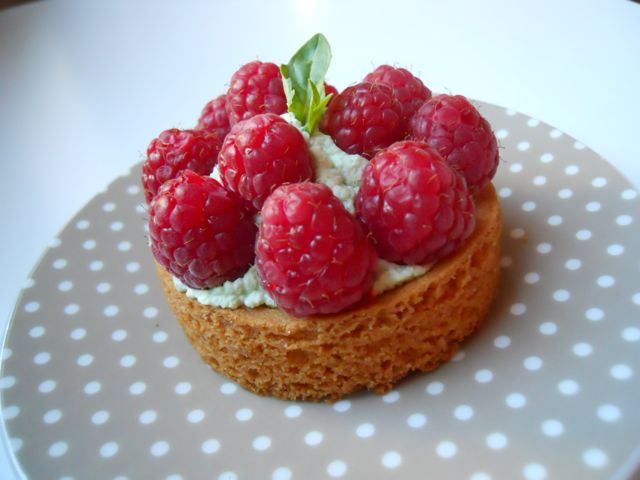 Paris: 2.5-Hour French Pastry Cooking Class - Class Format and Menu