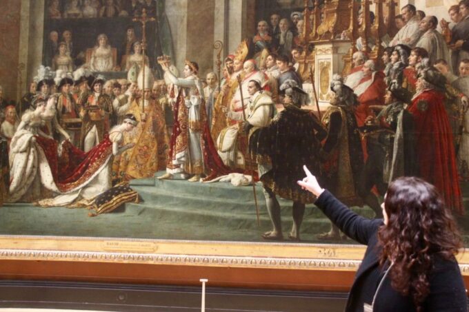 Paris: 2-Hour Guided Tour Through the Louvre - Discovering the Louvres Rich History