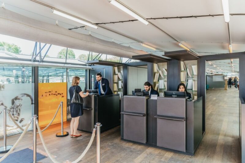 Paris: 2-Hour River Seine Lunch Cruise - Included Services