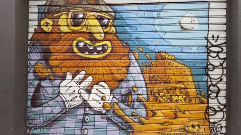 Paris: 2-Hour Street Art & Flea Market Tour - Exploring the Flea Market Backstreets