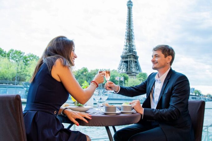 Paris: 3-Course-Dinner Cruise With Wine on the Seine River - What to Expect on the Cruise