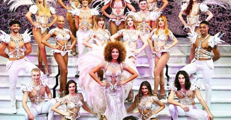 Paris: 3-Course Dinner & Show at Paradis Latin Cabaret - Inclusions and Amenities