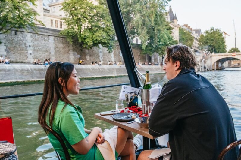 Paris : 3-Course Gourmet Dinner Cruise on Seine River - Gourmet 3-Course Dinner Menu