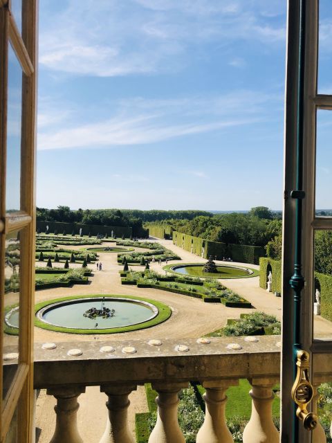 Paris and Versailles Palace: Full Day Private Guided Tour - Sightseeing in Paris