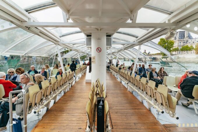 Paris: Batobus Hop-On Hop-Off Sightseeing Cruise - Year-Round Availability