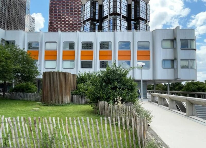Paris: Beaugrenelle Modern Architecture Walking Tour - Architectural Highlights of Beaugrenelle