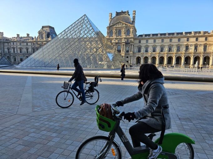 Paris Before the Crowds: Sunrise Bike Tour With Breakfast - Authentic French Breakfast