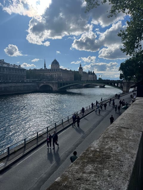 Paris: Behind the Scenes Self-Guided Walking Tour - Scenic Viewpoints and Spots