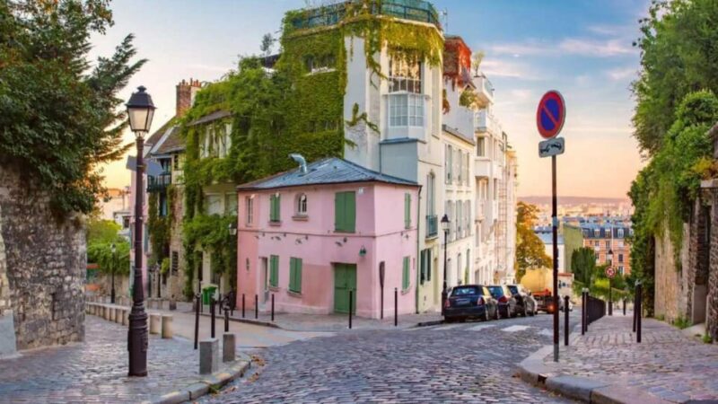 Paris: Bohemian Tour of the Montmartre District - The Legendary Moulin Rouge