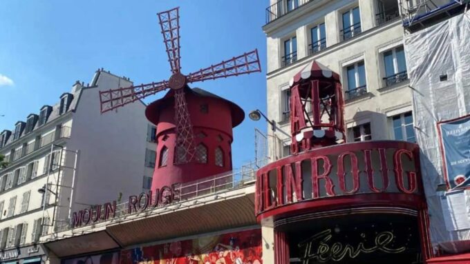 Paris: Bohemian Tour of the Montmartre District - Scenic Views and Photo Opportunities