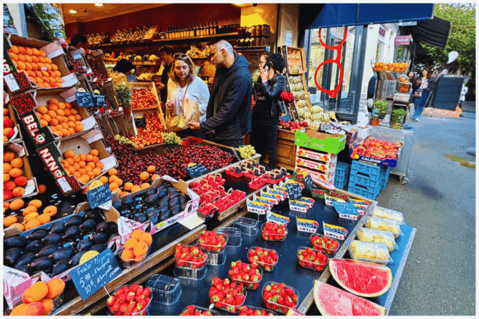 Paris: Bohemian Walking Food Tour With Gourmet Tastings - Starting Point
