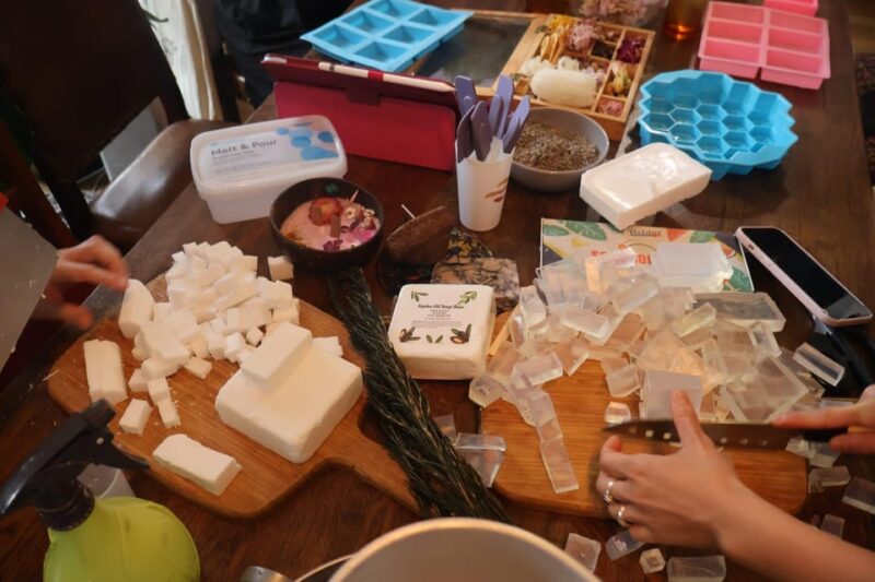 Paris: Botanical Handmade Soap Workshop (Melt and Pour Soap) - Key Points