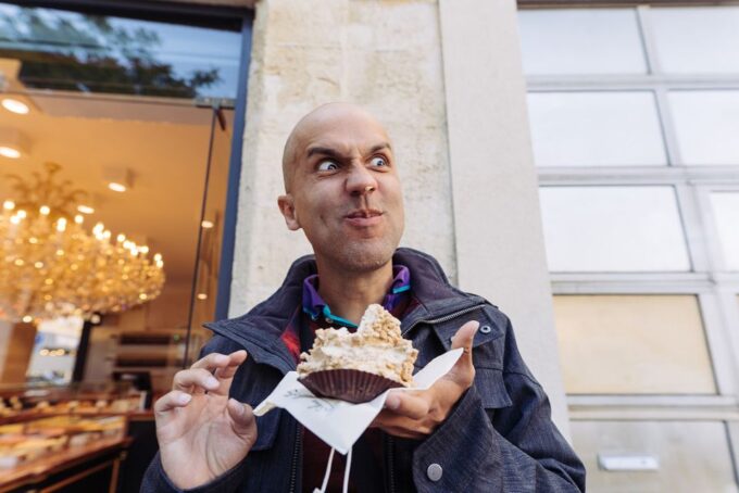 Paris: Breakfast at Market & City Tour With Local Guide - Frequently Asked Questions